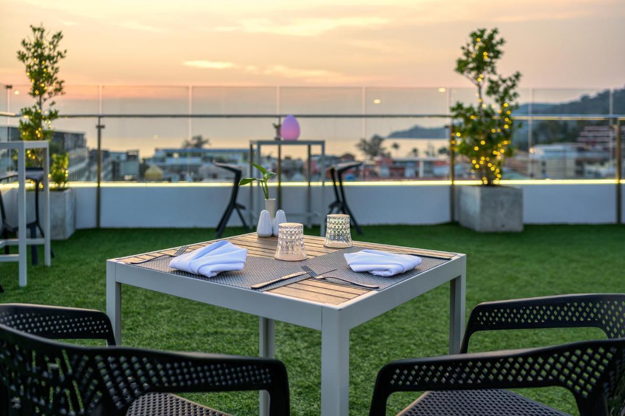 Zenseana Resort & Spa - Sha Plus Patong Eksteriør billede Rooftop Bar