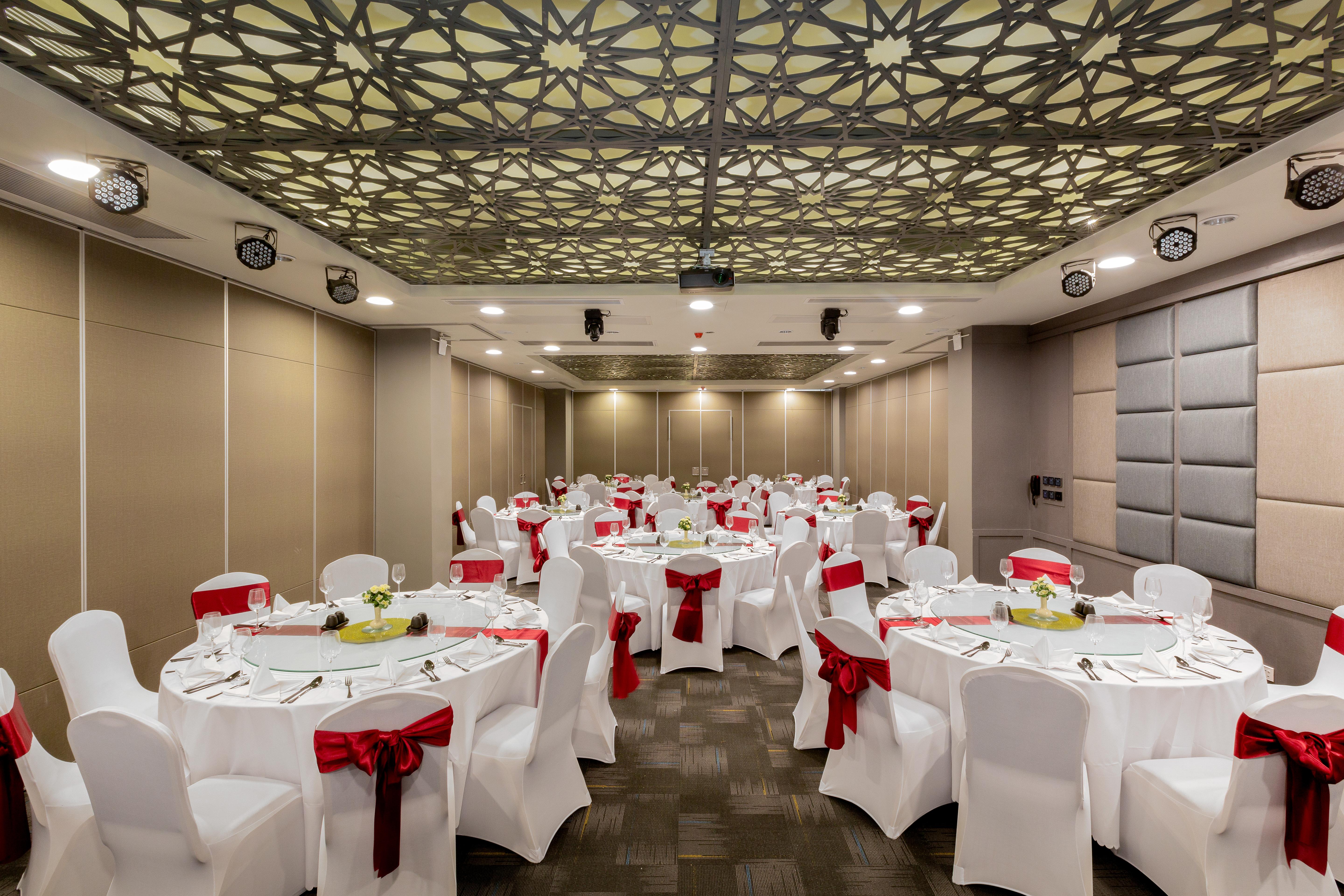 Zenseana Resort & Spa - Sha Plus Patong Eksteriør billede The ballroom